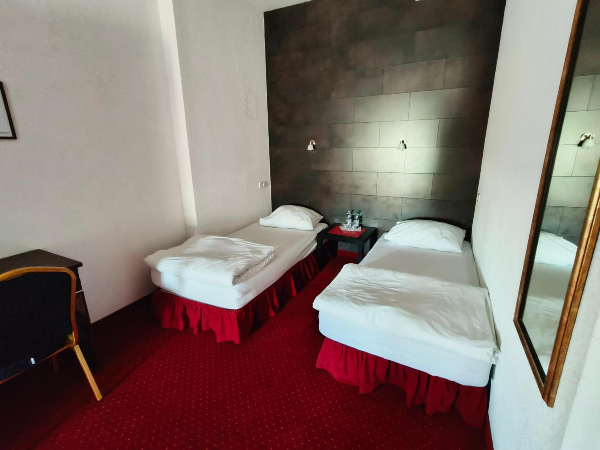 卡萨贝拉别墅旅馆 Łomianki 外观 照片